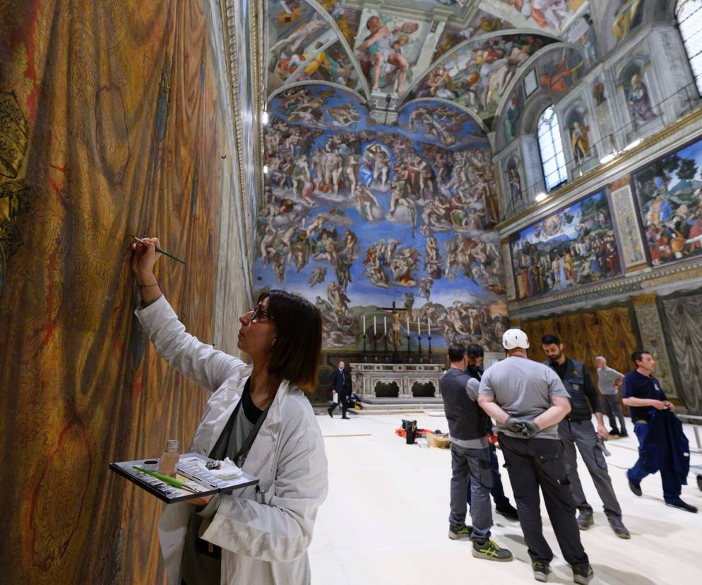 Przygotowania do konklawe 2025 w Kaplicy Sykstyńskiej