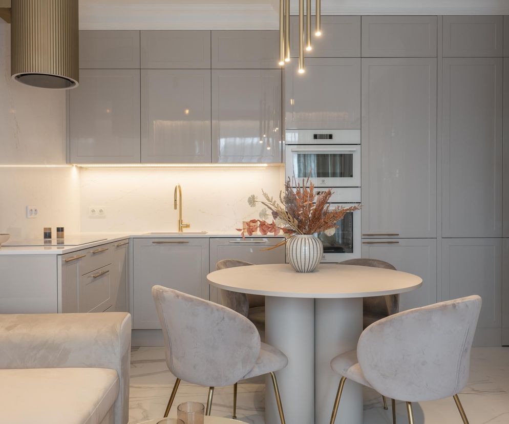 Beżowa kuchnia? Najprostsza droga do elegancji!