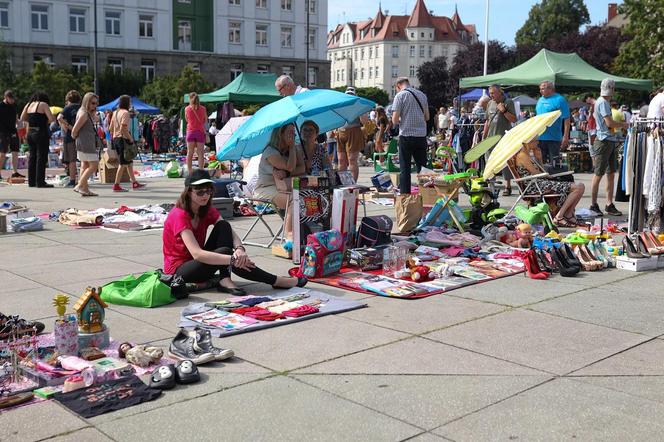 Wyprzedaż garażowa na placu Krakowskim w Gliwicach 