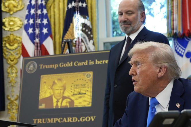 Trump chwali się złotem w Gabinecie Owalnym. "Goście wpadają w zachwyt, najlepszy gabinet w historii"
