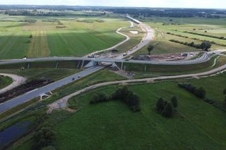 Trwa budowa najważniejszej obwodnicy w woj. podlaskim. Estakada nad Biebrzą robi wrażenie! 