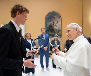 Papież Leon XIV dostał propozycję gry w tenisa. Złożył ją Jannik Sinner na audiencji w Watykanie