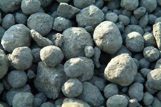 Ile kosztuje cement? Sprawdź ceny cementu za tonę i cenę cementu w worku