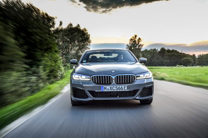 (2021) BMW 545e xDrive PHEV