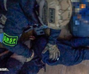 Pseudokibice za kratami. Wielka akcja policji, ponad 20 osób zatrzymanych