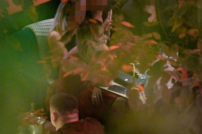 Joanna Krupa w objęciach Dominika Tarczyńskiego.