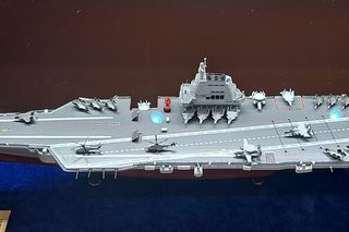 Chiński lotniskowiec Fujian