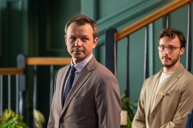 Barwy szczęścia, odcinek 3244: Kajtek (Jakub Dmochowski), Bruno (Lesław Żurek)