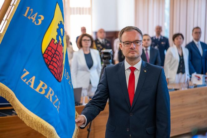 Zaprzysiężenie nowego prezydenta Zabrza. Kamil Żbikowski złożył ślubowanie i zwrócił się do mieszkańców
