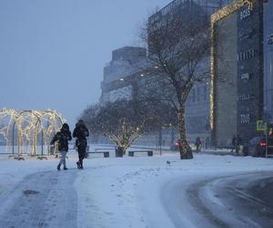 Śnieżyce przechodzą nad Polską. W Warszawie ogłoszono akcję ALFA