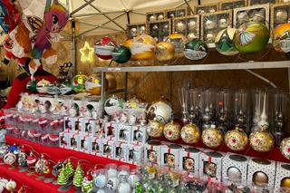 Toruński Jarmark Bożonarodzeniowy i kolorowa parada z udziałem św. Mikołaja. Tak wyglądają atrakcje