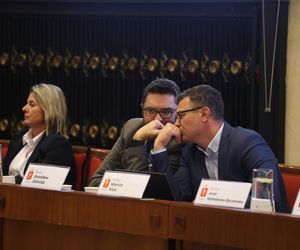 Nadzwyczajna sesja Rady Warszawy