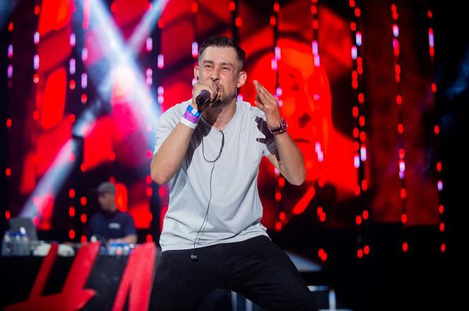 Wojtek Sokół z muzycznym hat-trickiem! Ogromny sukces rapera