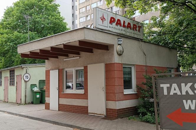 To koniec budynku dawnej Spółdzielni Pracy PALART we Wrocławiu. Mieszkańcy: To jest cyrk