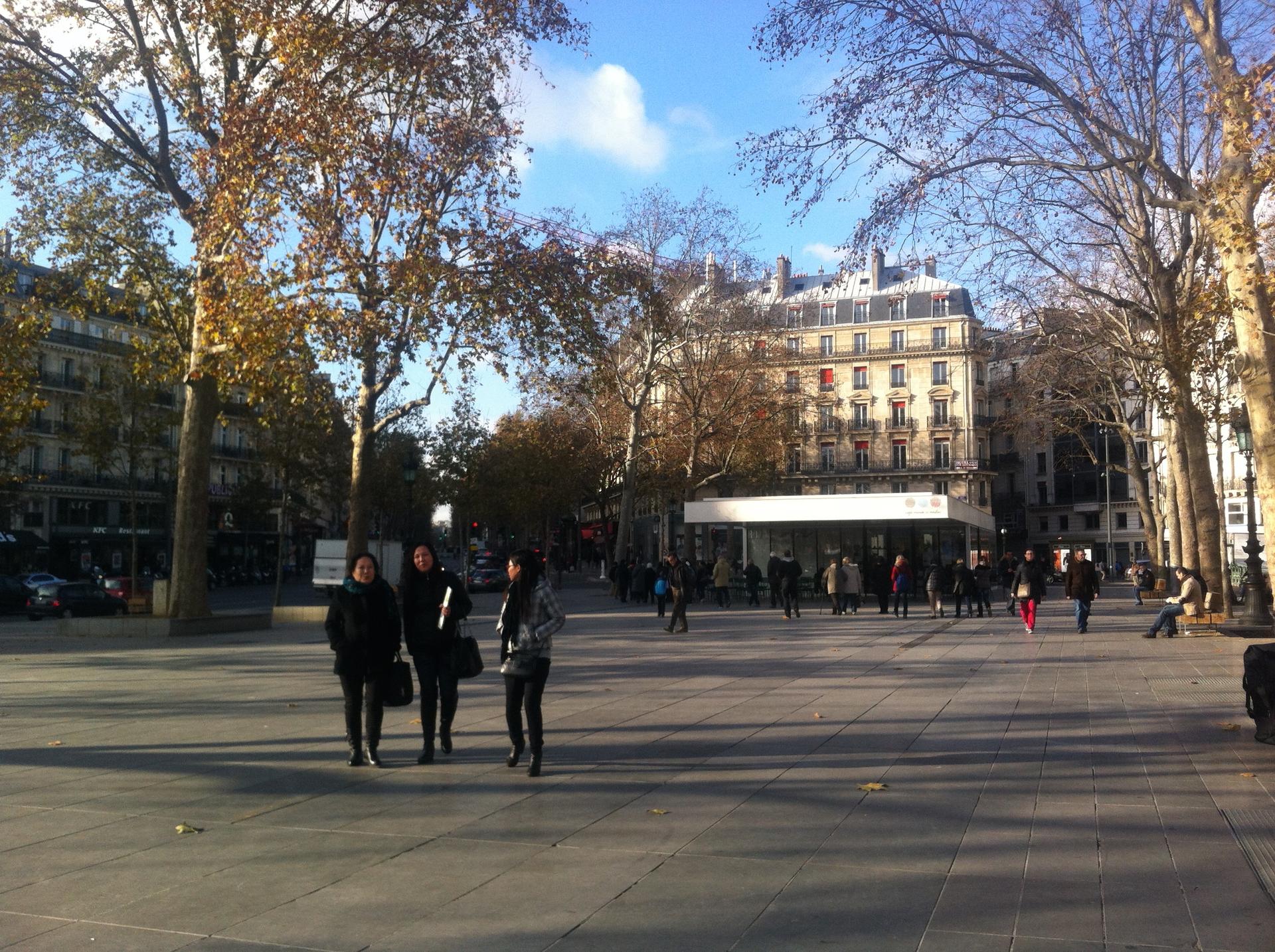 Korespondencja z Paryża, część II: Forum des Halles i Place de la République