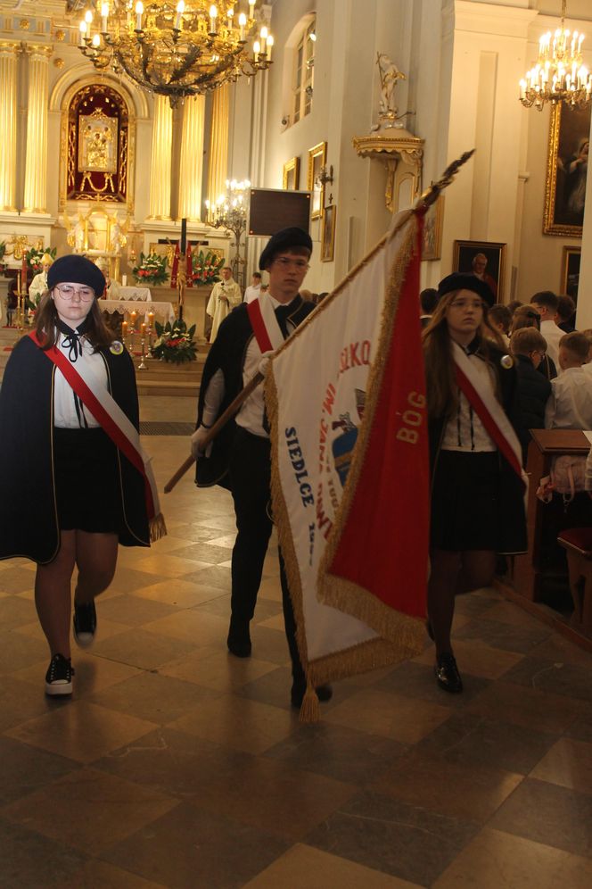 Jubileusz 40-lecia połączony był ze świętem szkoły, ponieważ obchodzi ona również 28. rocznicę nadania imienia.
