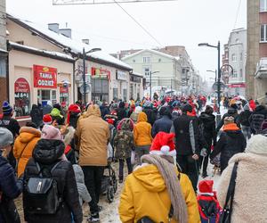 Parada w Mikołajów w Chorzowie na koniec Mikołajowego Festiwalu Czekolady z... owadami