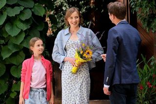 M jak miłość odc. 1830. Natalka (Dominika Suchecka), Adam Karski (Patryk Szwichtenberg), Hania (Wiktoria Basik)