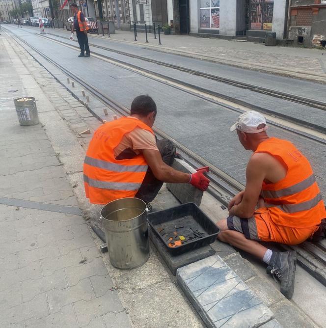 Wykonawca wznowił prace na ul. Katowickiej w Bytomiu