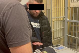 Wrzucił wsteczny i myślał, że ucieknie. Służby opublikowały szokujące nagranie