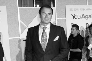 Julian McMahon nie żyje. Aktor znany z Bez Skazy i Czarodziejek zmarł w wieku 56 lat