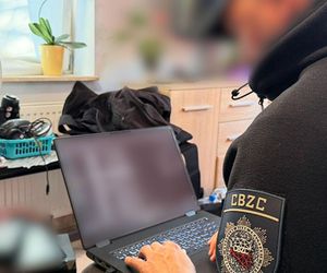 Cyberterroryści doprowadzili do ewakuacji 12 tysięcy ludzi w całej Polsce. Śledczy sprawdzają, czy stoją za tym obce służby 