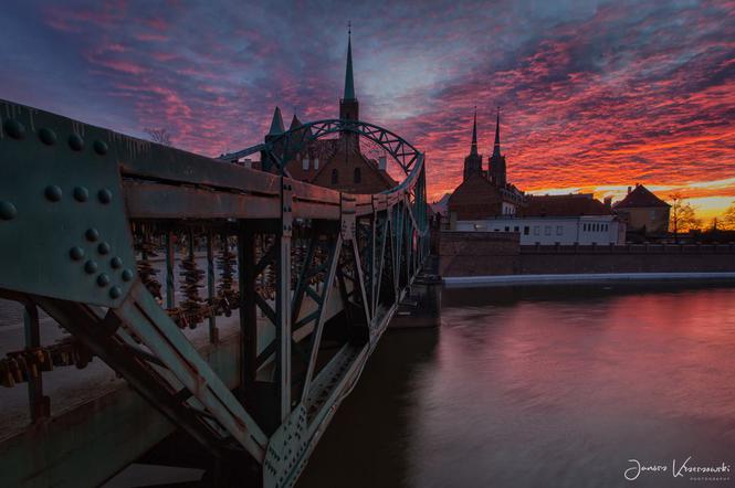 Most Tumski nazywany jest też Mostem Zakochanych