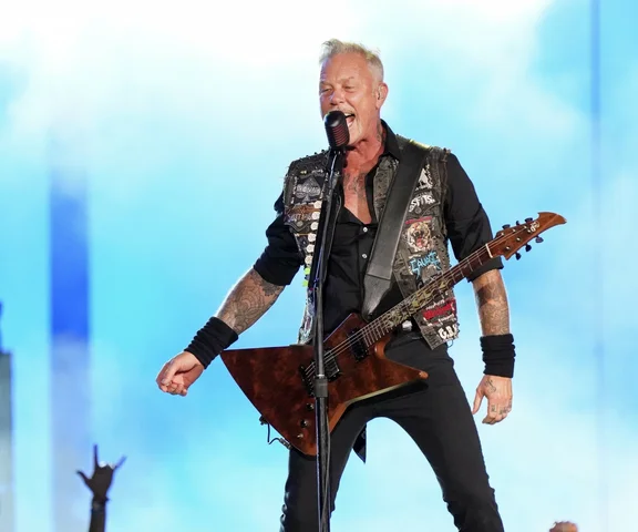 James Hetfield i jego TOP10 solówek. To klasyczne nuty Metalliki!