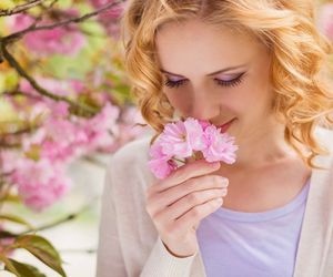 Utrata węchu (anosmia): przyczyny i leczenie