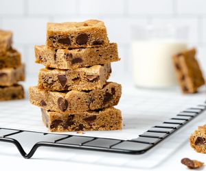 Blondie w zdrowej wersji. Idealny pomysł na deser bez wyrzutów sumienia