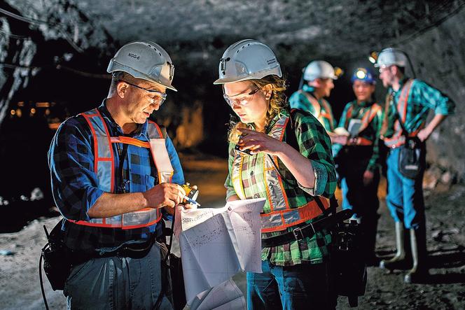 Święta Barbaro, miej górników w opiece!