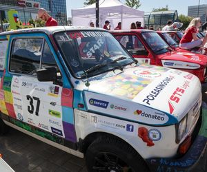 98 Fiatów 126p jedzie trasą wokół Bałtyku