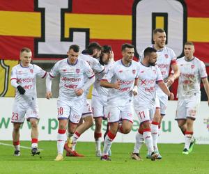 Jagiellonia Białystok - Raków Częstochowa. Alomerović dwoił się i troił, ale trzy punkty wędrują do lidera