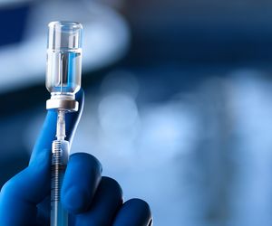 Zmiana terminu szczepienia na COVID-19 - jak to zrobić? MAPA wolnych terminów