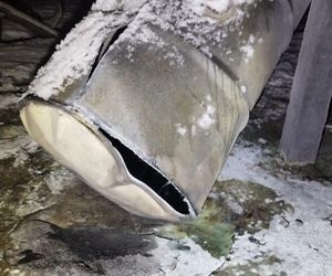 Przecinał beczki szlifierką, doszło do wybuchu. Poważnie ranny mężczyzna po wypadku koło Rawicza