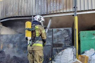 Bochnia. Magazyn i składowisko opon stanęły w ogniu