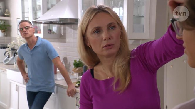 Na Wspólnej, odc. 3955: Kajtek (Mikołaj Szostek), Monika (Sylwia Gliwa), Damian (Waldemar Błaszczyk)