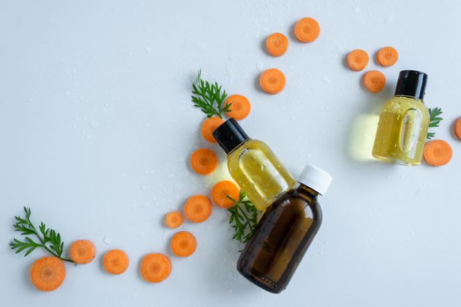 Olej z nasion marchwi - zastosowanie. Na włosy i skórę