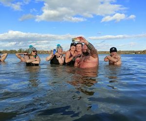 Zimna woda im nie straszna! Kraśnicki Klub Morsów zainagurował sezon