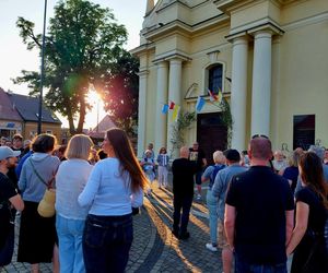 Magiczna Noc Świętojańska w Starym Fordonie. Spacer pod gwiazdami przyciągnął bydgoszczan i turystów