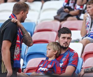Górnik Zabrze - Termalica Nieciecza. Niesamowita atmosfera na Arenie Zabrze! Kibice Górnika dopingują swoją drużynę
