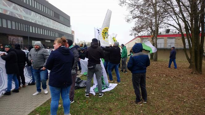 Manifestacja kibiców GKS Bełchatów