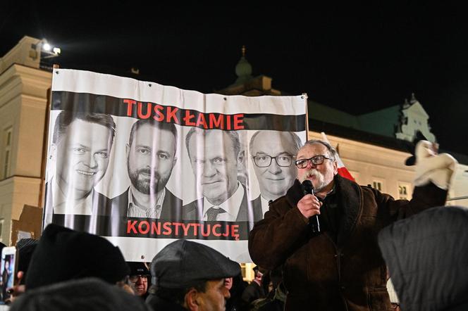 Protest pod Pałacem Prezydenckim