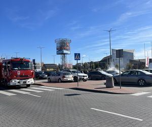 Pożar BMW pod Atrium Copernicus w Toruniu