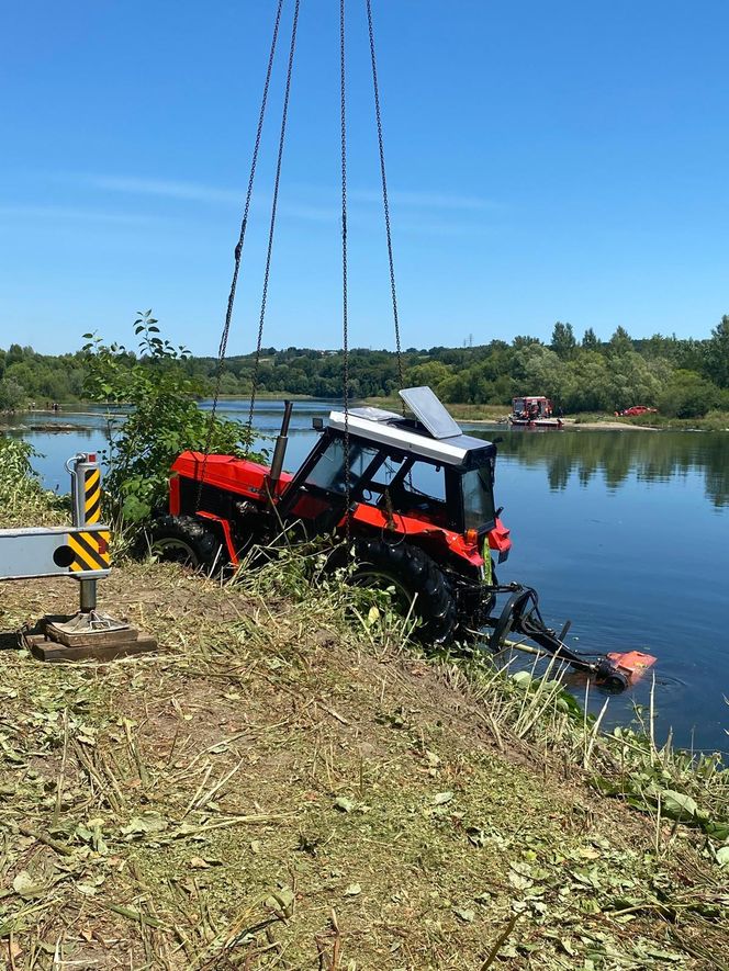 Tragedia nad Dunajcem! Ciągnik z mężczyzną wpadł do rzeki. Nowe informacje