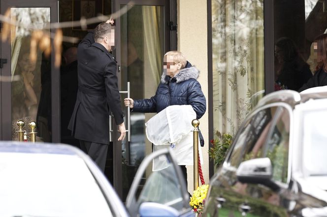 Tłumy gości na ślubie Katarzyny Cichopek i Macieja Kurzajewskiego. Wiemy, kto się pojawił