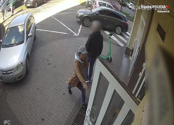 Oszukali seniorkę na 80 tys. zł. Policjanci opublikowali wizerunek podejrzewanej kobiety