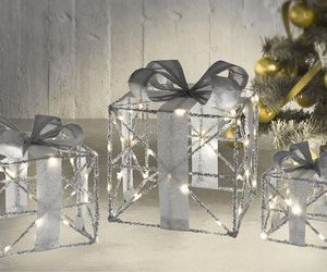 Świetlne dekoracje na Boże Narodzenie