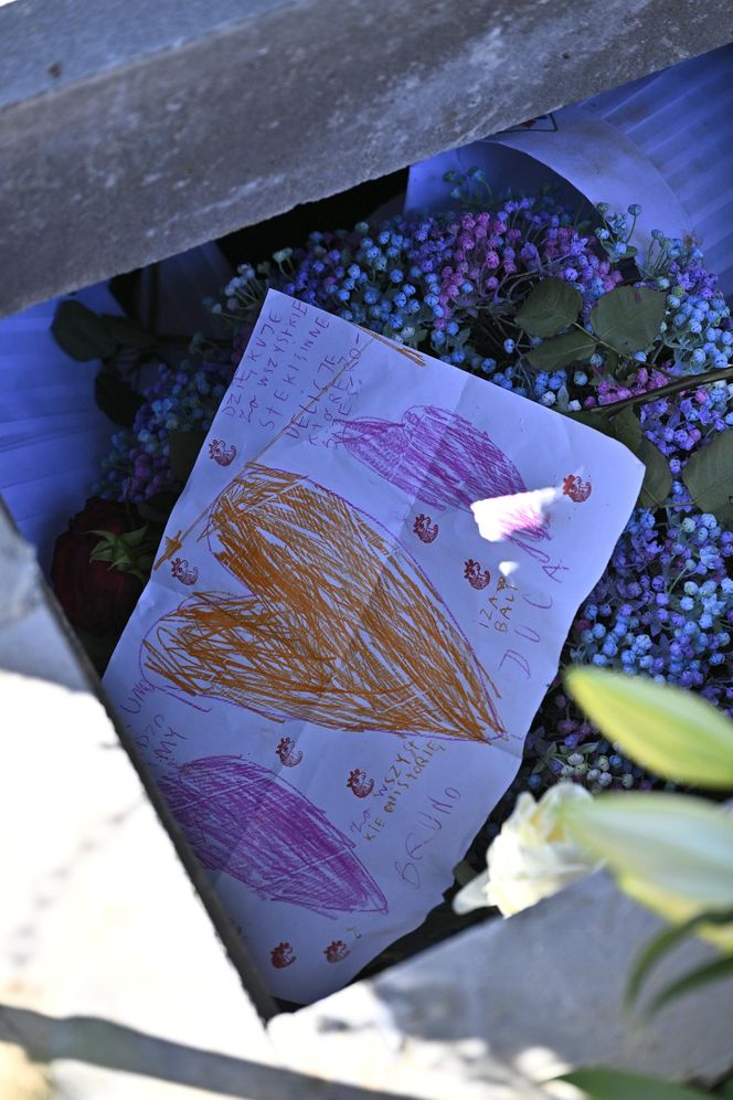 Tomasz Jakubiak - te przedmioty znalazły się w jego grobie