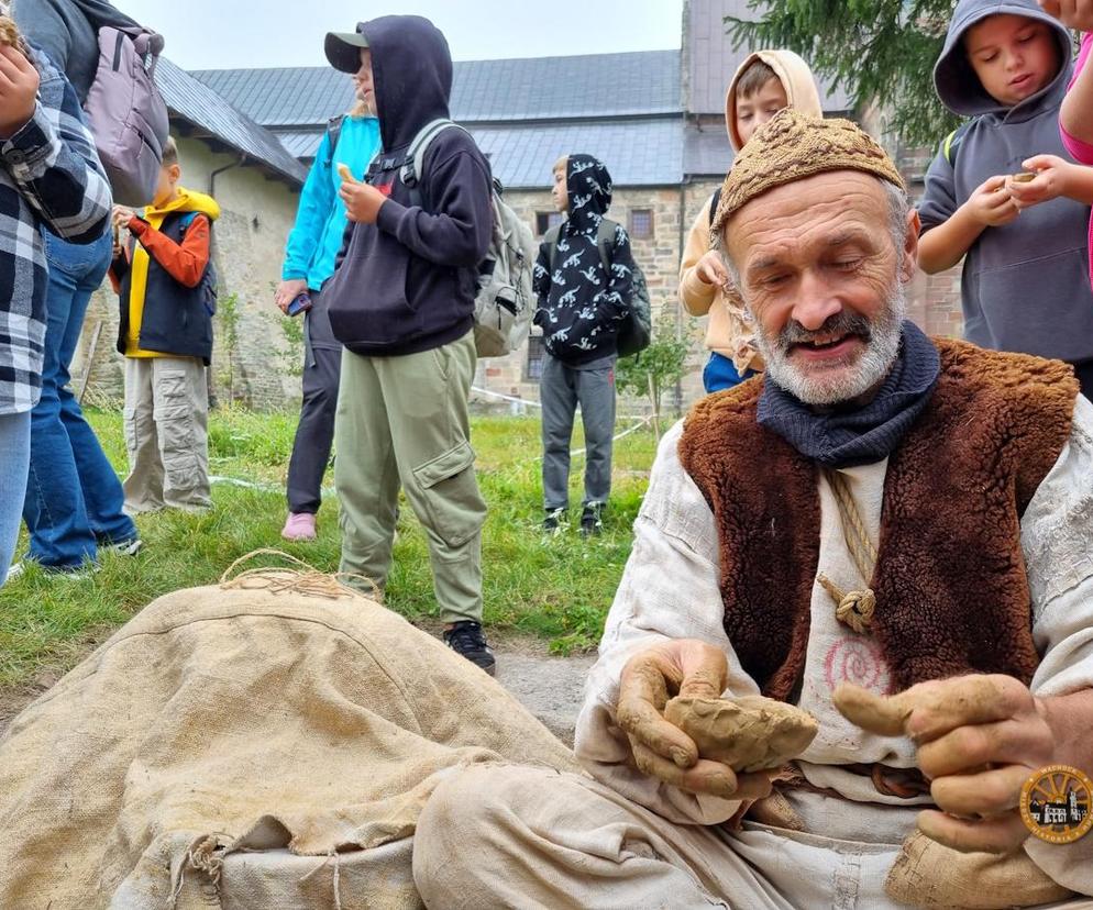 Jedenasty festyn historyczny „Mnisi i Hutnicy”. Opactwo Cystersów tętniło życiem